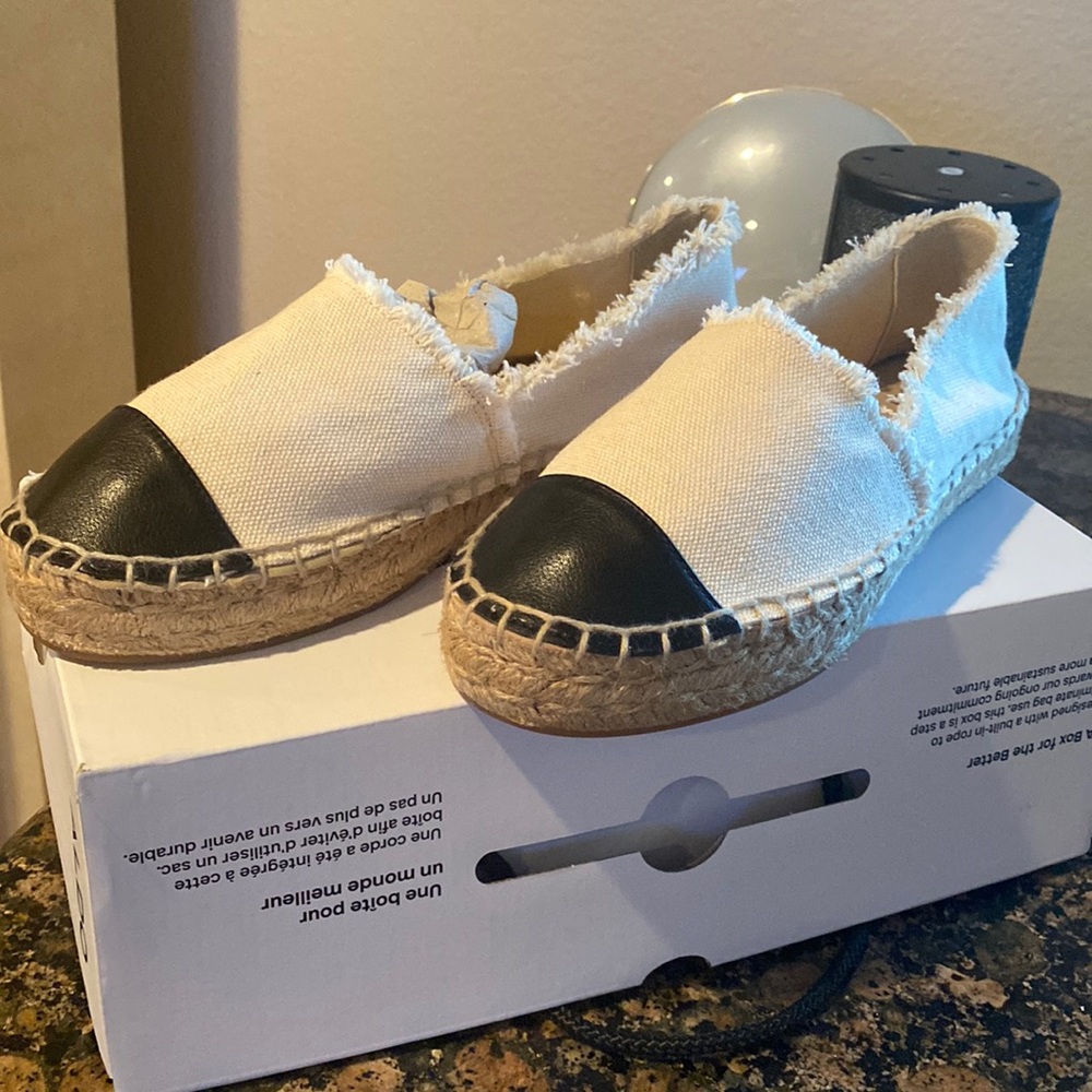 Woman flats